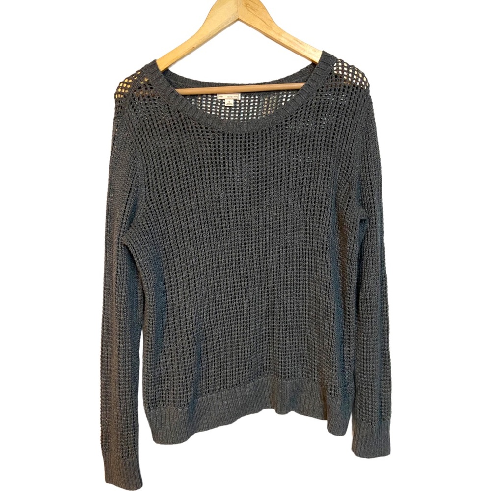 GAP Women’s cable knit sweater